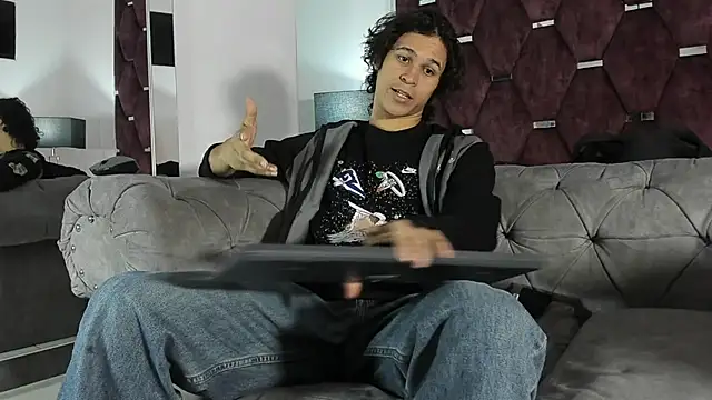 Snapshot of TonyBenedetti chatting on April 12, 2026, 8:34 pm TonyBenedetti online show from April 12, 2026, 8:34 pm