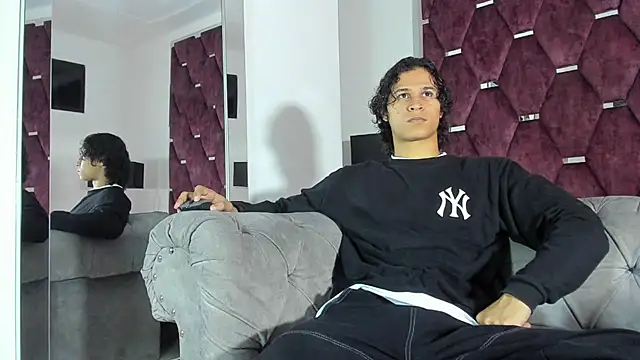 Snapshot of TonyBenedetti chatting on April 13, 2026, 8:46 pm TonyBenedetti online show from April 13, 2026, 8:46 pm