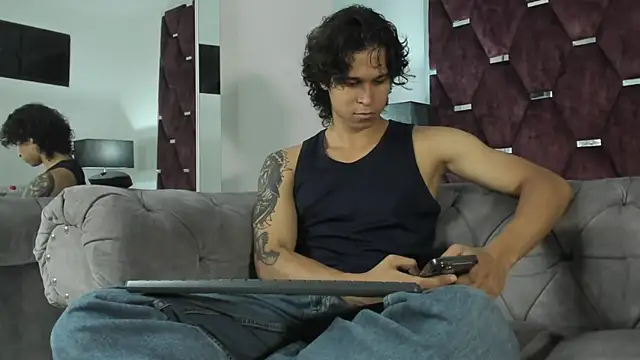 Snapshot of TonyBenedetti chatting on March 27, 2026, 8:21 pm TonyBenedetti online show from March 27, 2026, 8:21 pm