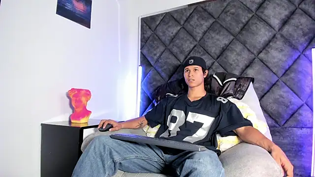 Snapshot of TonyBenedetti chatting on March 20, 2026, 10:38 am TonyBenedetti online show from March 20, 2026, 10:38 am