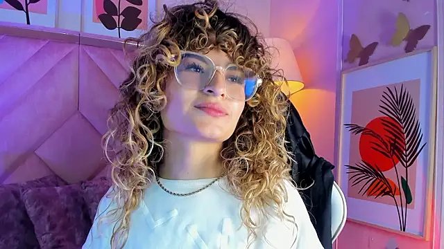 emilyjonesss  online show from March 12, 2026, 8:35 pm