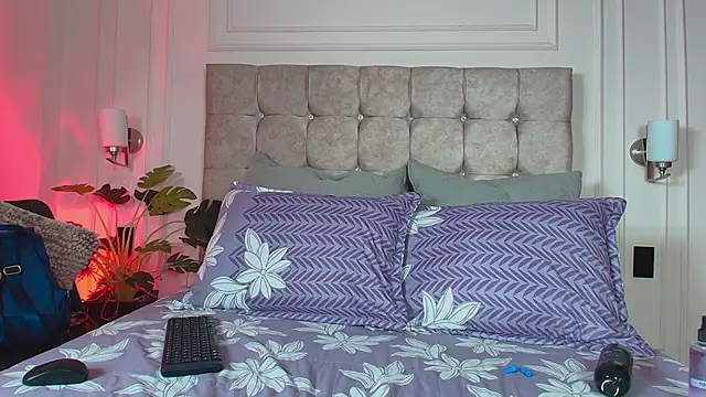 gabyevans4 online show from April 11, 2026, 12:20 pm