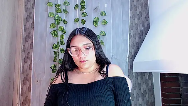 anyela donecm online show from April 15, 2026, 7:40 pm