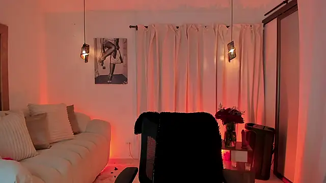 Snapshot of IsabellaLux_ chatting on June 9, 2026, 2:51 pm IsabellaLux online show from June 9, 2026, 2:51 pm