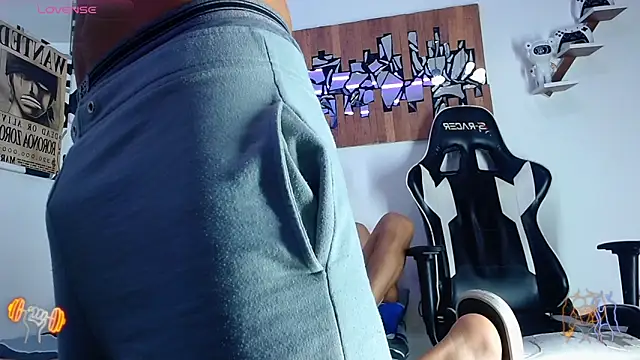 AdamsDvi online show from March 10, 2026, 2:43 pm