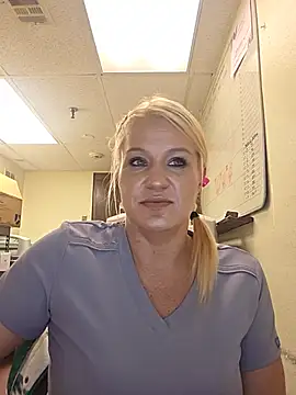 Snapshot of LadyB07 chatting on June 9, 2026, 3:57 pm LadyB07 online show from June 9, 2026, 3:57 pm