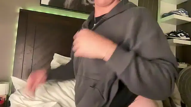 Snapshot of STICKYPENIS chatting on February 27, 2026, 4:12 am STICKYPENIS online show from February 27, 2026, 4:12 am