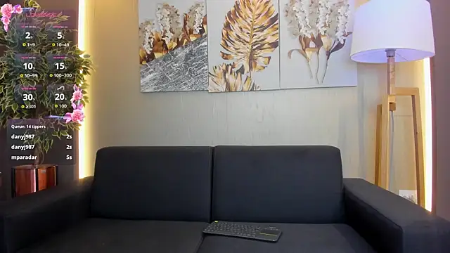 ValentinaaMilan online show from April 9, 2026, 6:19 am