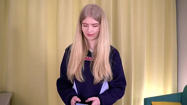 Snapshot of TraceeSeelig chatting on March 3, 2026, 4:19 am TraceeSeelig online show from March 3, 2026, 4:19 am