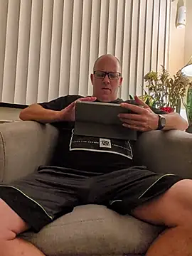 Snapshot of WorthingtonM3 chatting on July 18, 2026, 4:43 am WorthingtonM3 online show from July 18, 2026, 4:43 am