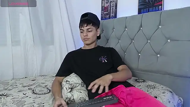 Logan Jhonson19 online show from April 3, 2026, 3:13 am