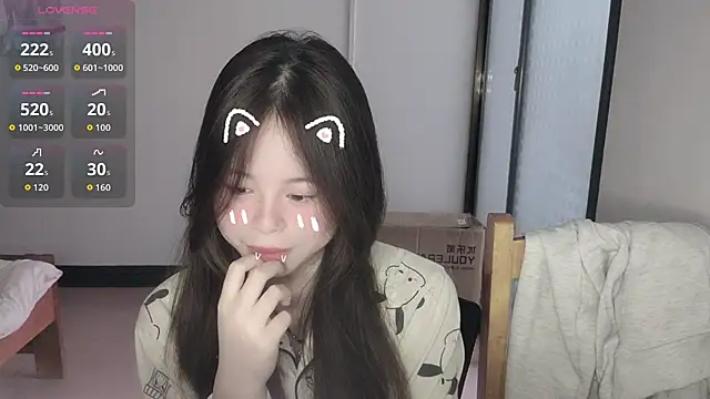 F-Yihao online show from April 14, 2026, 7:46 am