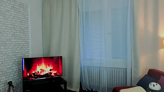 EmilyBlazee online show from March 16, 2026, 5:55 am