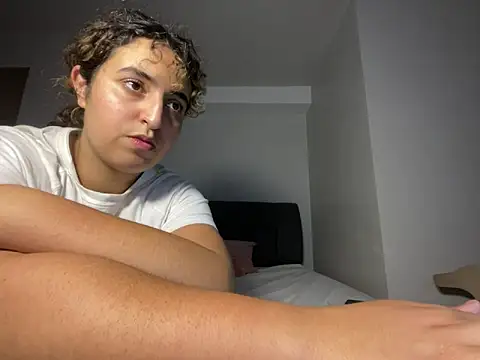 yassiestar online show from April 13, 2026, 5:39 pm