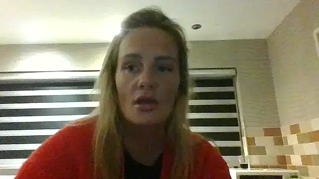 Snapshot of Lisanne30 chatting on February 28, 2026, 11:04 pm Lisanne30 online show from February 28, 2026, 11:04 pm