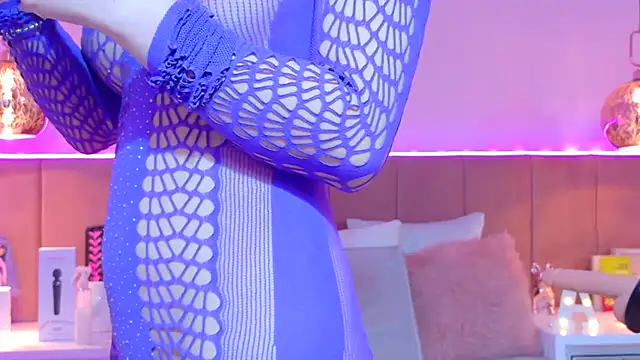 AnnieAddam online show from March 18, 2026, 11:16 pm