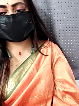 Cutie Nila online show from April 9, 2026, 5:09 am