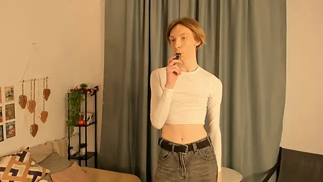 Snapshot of SilverFeral chatting on February 28, 2026, 5:40 am SilverFeral online show from February 28, 2026, 5:40 am