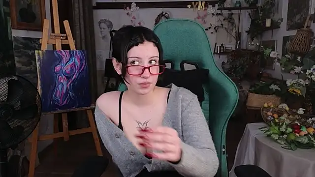 EffieMeowley online show from April 2, 2026, 5:58 am