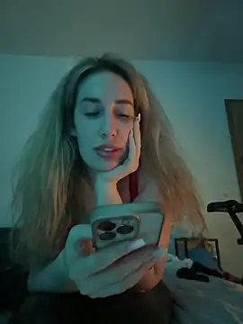 JuliaPrivat online show from February 27, 2026, 10:09 pm