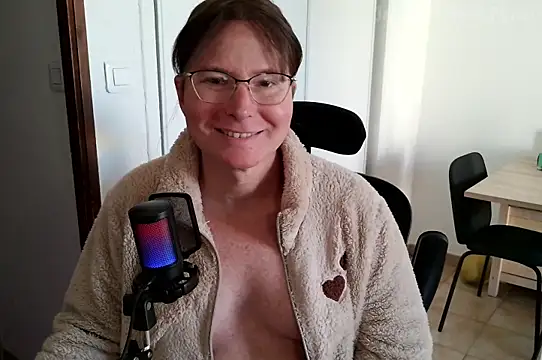 Jessica hotTime online show from April 3, 2026, 8:43 am