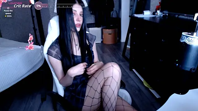 EvaVamp online show from May 7, 2026, 5:33 am