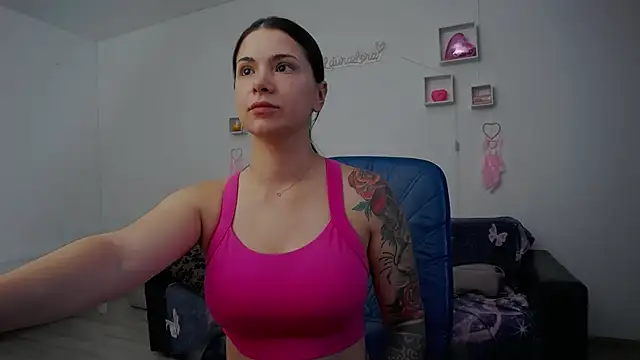 LauraLora3 online show from June 30, 2026, 6:35 am