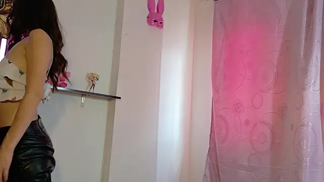 Miis Beella online show from March 31, 2026, 8:11 pm