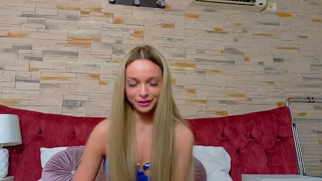 LannaSkyy online show from March 6, 2026, 8:48 pm