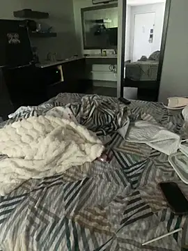 Loopsies online show from April 19, 2026, 3:46 pm