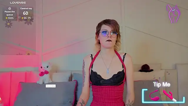 Rossie huntt online show from March 3, 2026, 1:29 pm