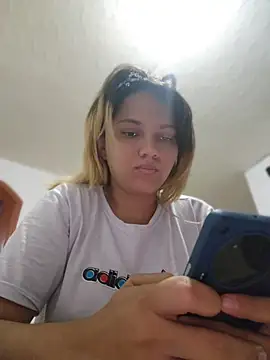 Snapshot of aurora_bela chatting on May 7, 2026, 5:44 am aurora bela online show from May 7, 2026, 5:44 am