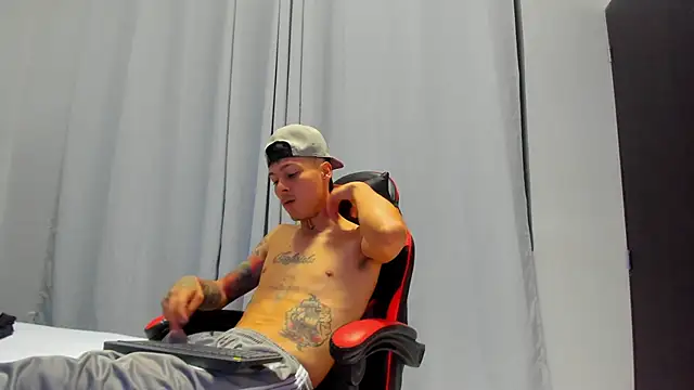 Snapshot of Ethan_Wolfe chatting on March 3, 2026, 4:58 pm Ethan Wolfe online show from March 3, 2026, 4:58 pm