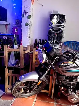 Snapshot of Lamonita05 chatting on March 3, 2026, 9:44 pm Lamonita05 online show from March 3, 2026, 9:44 pm