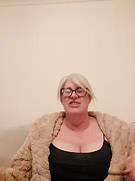 FlirtyFleur-x online show from March 29, 2026, 12:45 am