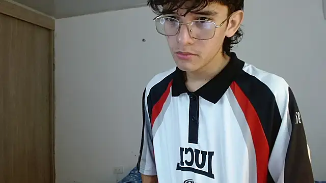 Snapshot of noah_millerx chatting on June 18, 2026, 7:52 pm noah millerx online show from June 18, 2026, 7:52 pm