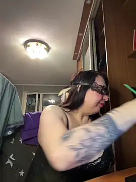 EvaBeautyXx online show from April 10, 2026, 9:33 pm