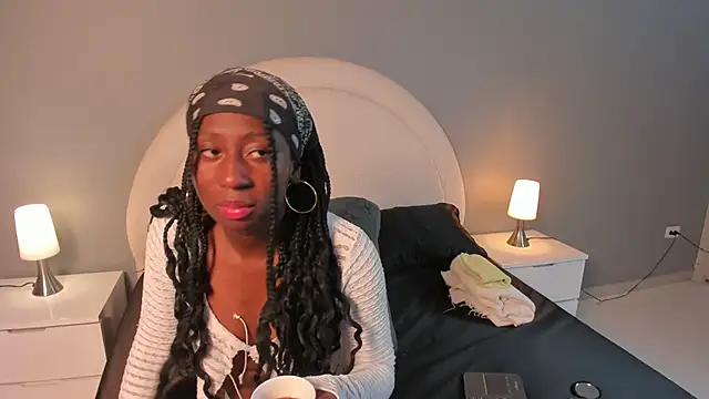 Snapshot of zoepinkett chatting on March 23, 2026, 4:12 am zoepinkett online show from March 23, 2026, 4:12 am