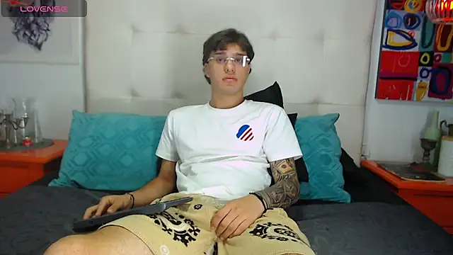 EXCLUSIVE8 online show from March 27, 2026, 4:32 am