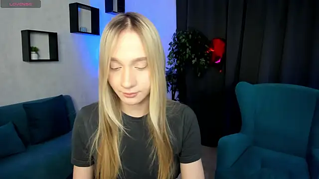 Snapshot of MellliissaDrream chatting on March 3, 2026, 1:23 am MellliissaDrream online show from March 3, 2026, 1:23 am