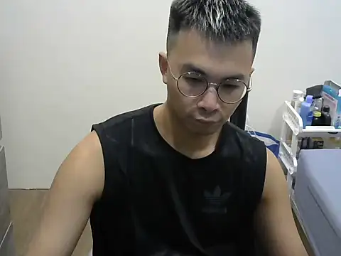 silverwolfwoof online show from May 15, 2026, 5:44 pm
