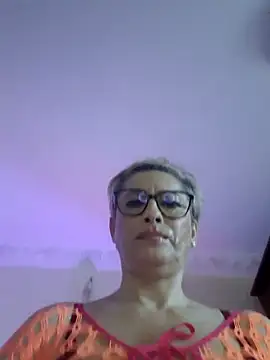 LunaBlaise online show from April 14, 2026, 8:08 am