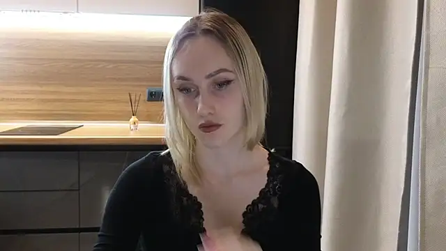 Bella Villen online show from April 4, 2026, 5:08 pm