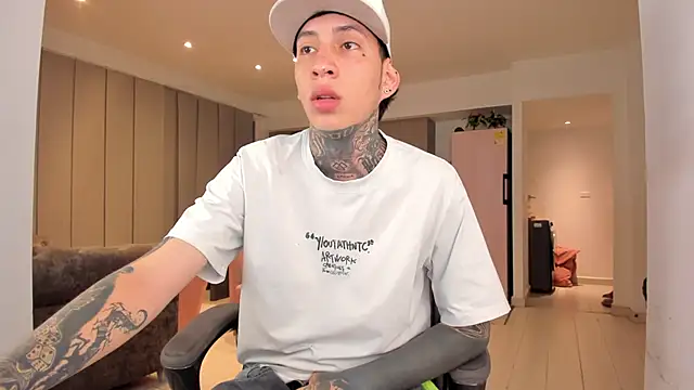 Snapshot of im_dantee chatting on March 3, 2026, 4:30 am im dantee online show from March 3, 2026, 4:30 am