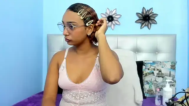 Saray sexylove online show from April 15, 2026, 11:38 am