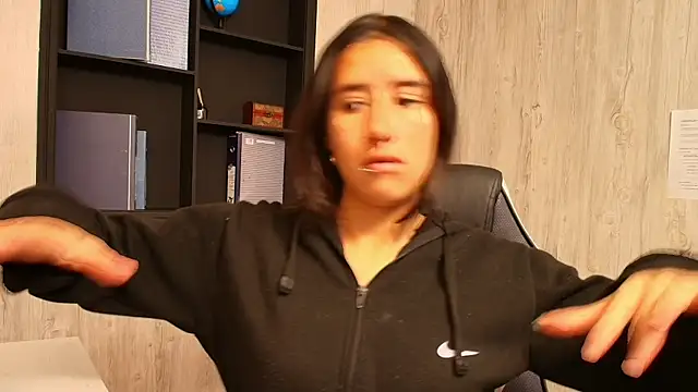 LilyRossi  online show from April 28, 2026, 1:15 pm