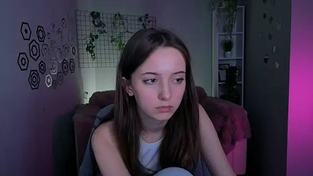 chloe ley online show from April 14, 2026, 12:21 pm