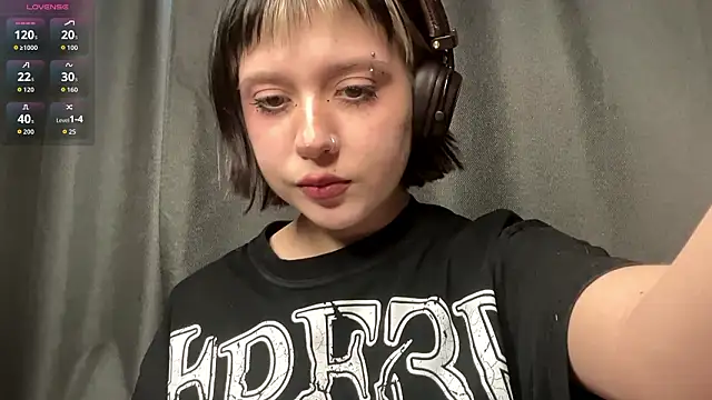 AueshaSimon online show from March 9, 2026, 9:02 am