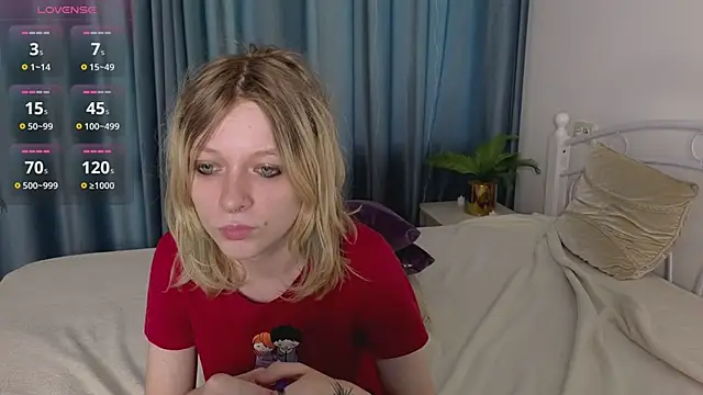 Snapshot of MollySally chatting on April 27, 2026, 4:10 am MollySally online show from April 27, 2026, 4:10 am