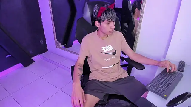 Snapshot of DeilanWolf chatting on March 3, 2026, 4:19 am DeilanWolf online show from March 3, 2026, 4:19 am